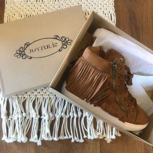 Joyfolie Talea Fringe High Top size 8, fit 7